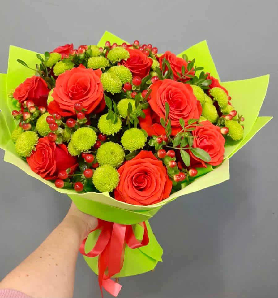 Букет цветов из: Хризантемы и Розы в Анастасиевской