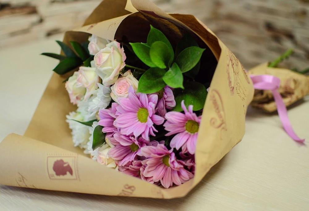 Букет цветов из: Розы и Хризантемы в Анастасиевской