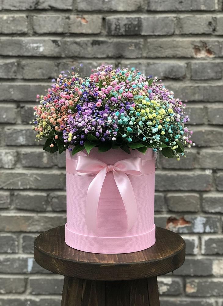 Цветочная композиция из Гипсофила и Розы в шляпной коробке в Анастасиевской