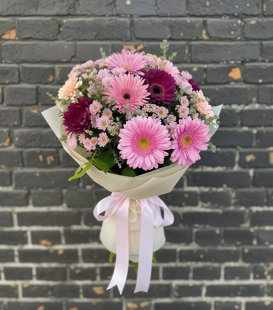 Букет цветов из: Герберы и Хризантемы в Анастасиевской