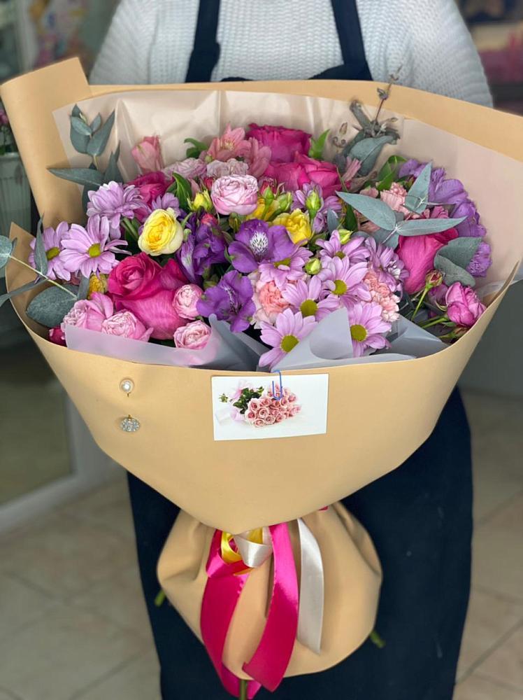 Букет цветов из: Хризантемы, Гвоздики и Альстромерии в Анастасиевской