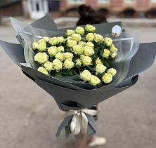Букет Белые кустовые розы Солинеро в Анастасиевской