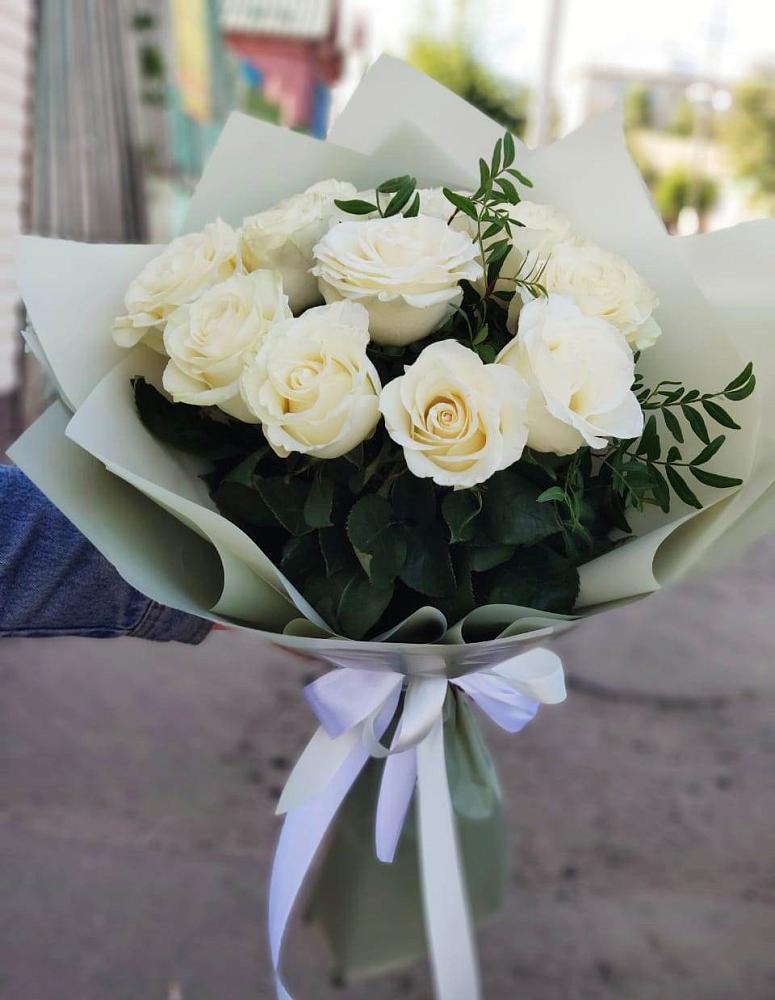 Букет Белые розы Проуд в Анастасиевской