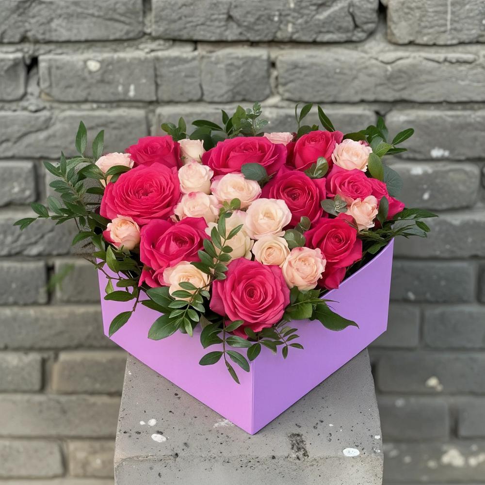Цветочная композиция из Розы в коробке в Анастасиевской