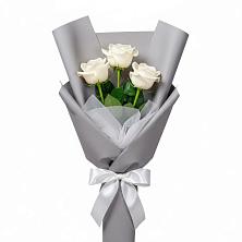 Букет 3 белые розы в Анастасиевской