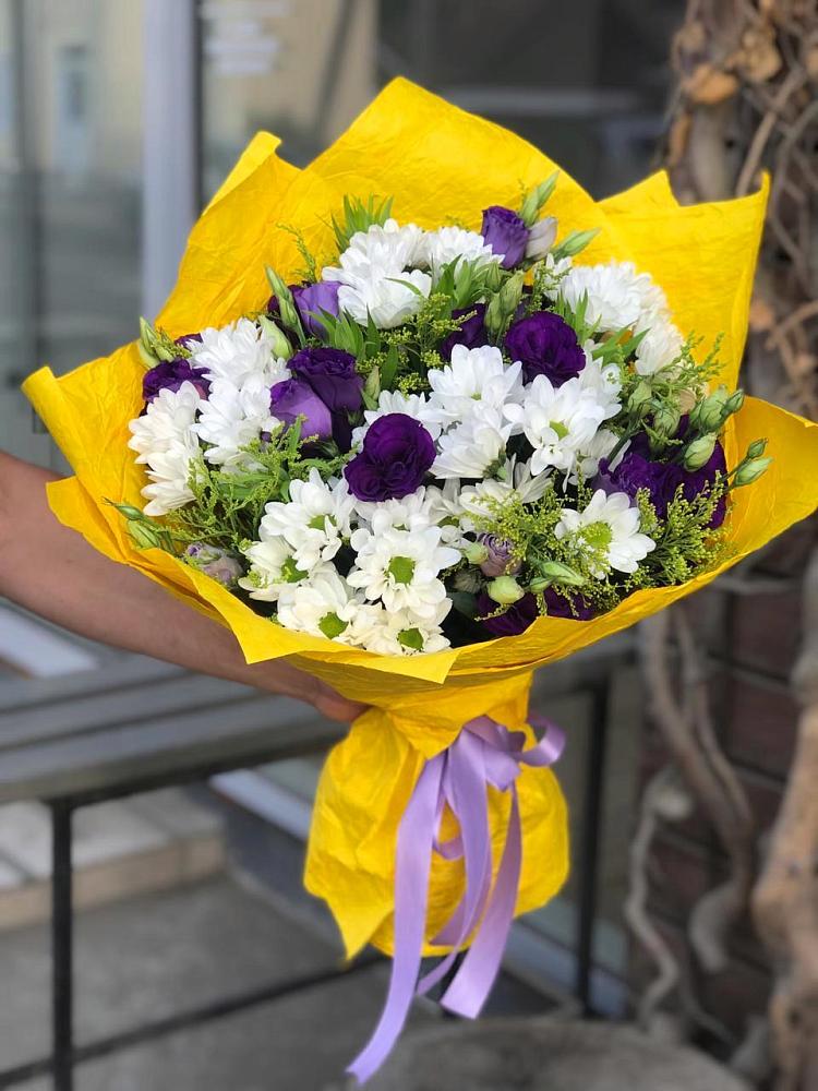 Букет цветов из: Ирисы, Хризантемы и Ромашки в Анастасиевской
