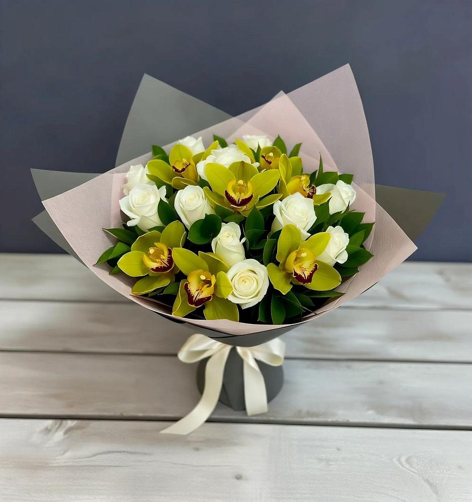 Букет цветов из: Орхидеи и Розы в Анастасиевской