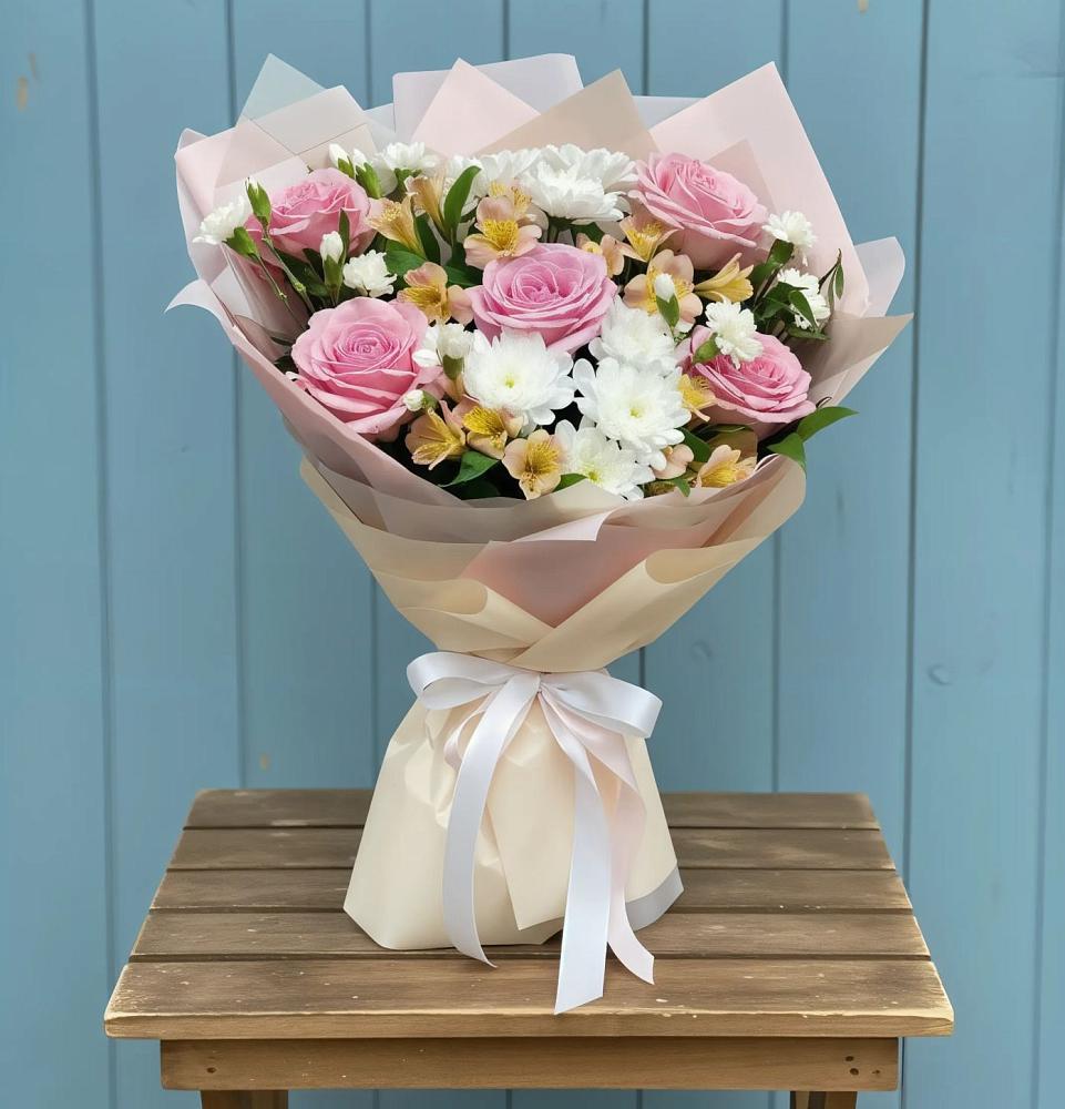 Букет цветов из: Гвоздики, Орхидеи и Розы в Анастасиевской