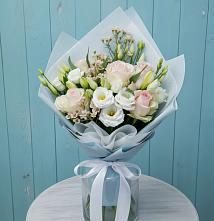 Букет цветов из:  Розы и Лизиантусы в Анастасиевской