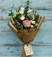 Букет цветов из:  Розы и Лизиантусы #REPLACE_PRED# Анастасиевской