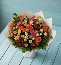 Букет Микс из разноцветных кустовых роз в Анастасиевской